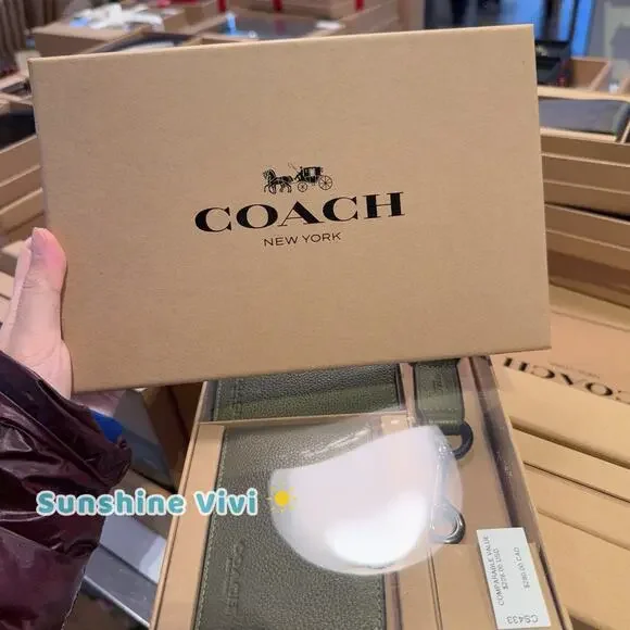 NWT Coach Boxed 3 In 1 Bifold Wallet Set With Key Fob Leather CS433 Olive - Picture 6 of 6